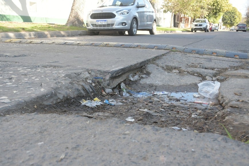 Baches. La desaprobación pública por el estado de la red vial fue muy alta el año pasado. Ahora, intentan darle solución a este problema.