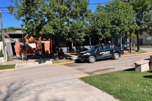 “Necesitamos ponernos a trabajar con urgencia, actualmente el personal policial desarrolla sus tareas en lo que era la antigua sede comunal, gracias a la predisposición de los policías. Las condiciones en las que están trabajando no son las óptimas, no es un lugar apto para que el personal desarrolle sus tareas, es por ello que vamos a enfocarnos para que rápidamente se puedan completar los trabajos y poder inaugurar la obra a la brevedad”.
Foto: El Litoral