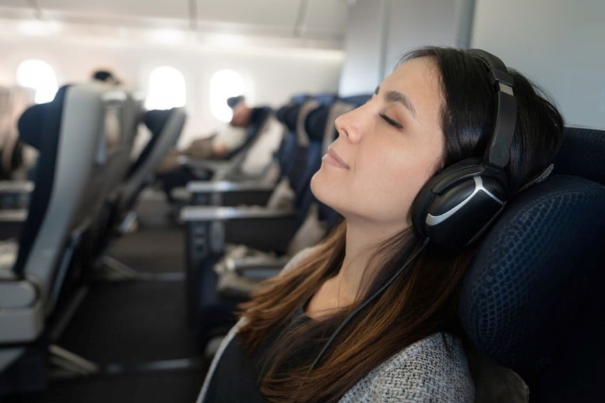 Un buen descanso en el vuelo puede mejorar tu llegada a destino.