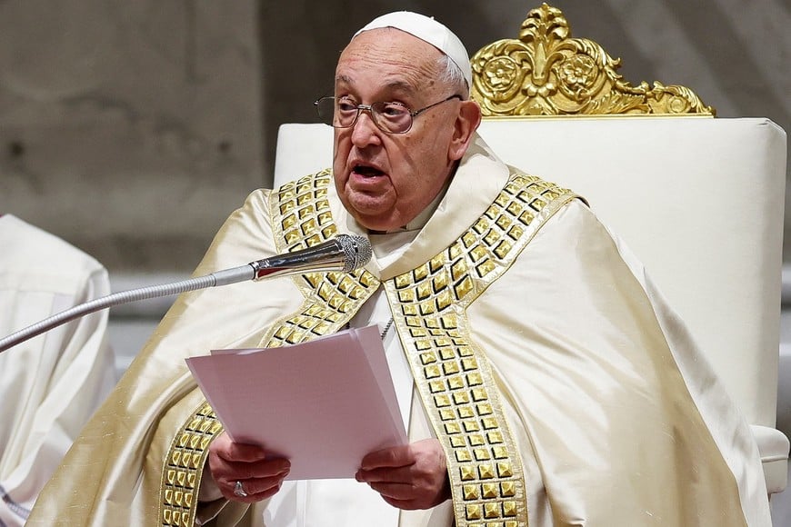 Pope Francis leads the Vespers and Te Deum prayer in St. Peter's Basilica at the Vatican, December 31, 2024. REUTERS/Claudia Greco