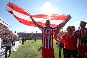 Mauricio Martinez con la camiseta de Unión en el 15 de Abril. Crédito: Mauricio Garín