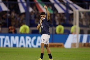 Soccer Football - Primera Division - Velez Sarsfield v Huracan - Estadio Jose Amalfitani, Buenos Aires, Argentina - December 15, 2024
Velez Sarsfield's Claudio Aquino reacts after being substituted 
REUTERS/Cristina Sille