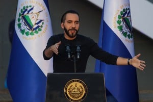 (240717) -- LA LIBERTAD, 17 julio, 2024 (Xinhua) -- Imagen del 16 de julio de 2024 del presidente salvadoreño, Nayib Bukele, hablando durante la inauguración de la empresa tecnológica DataTrust, en el municipio de Ciudad Arce, en el departamento de La Libertad, El Salvador. (Xinhua/Alexander Peña) (ap) (jg) (da) (ce)