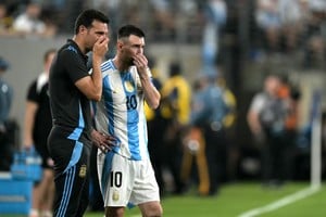 El entrenador Scaloni y el capitán Messi ya tienen la cabeza en el nuevo año de la Selección Argentina.