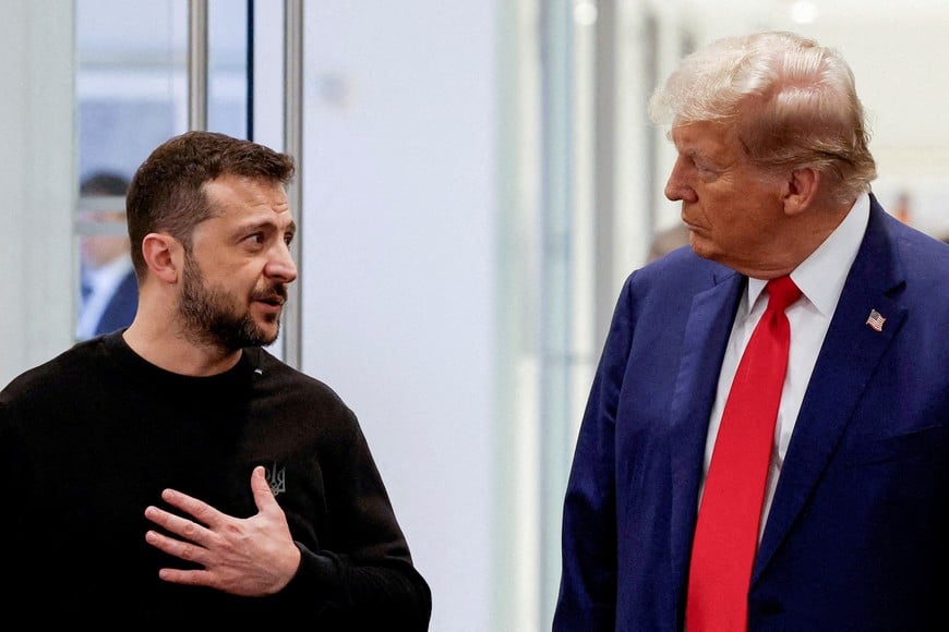 FILE PHOTO: Republican presidential nominee and former U.S. President Donald Trump and Ukraine's President Volodymyr Zelenskiy meet at Trump Tower in New York City, U.S., September 27, 2024.  REUTERS/Shannon Stapleton/File Photo