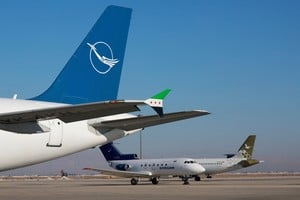 Si bien en diciembre los vuelos internacionales se habían suspendido tras la arremetida rebelde, desde entonces los aviones con ayuda internacional han estado aterrizando en Siria, y los vuelos internos también se han ido reanudando paulatinamente.

Credito: REUTERS/Ammar Awad 