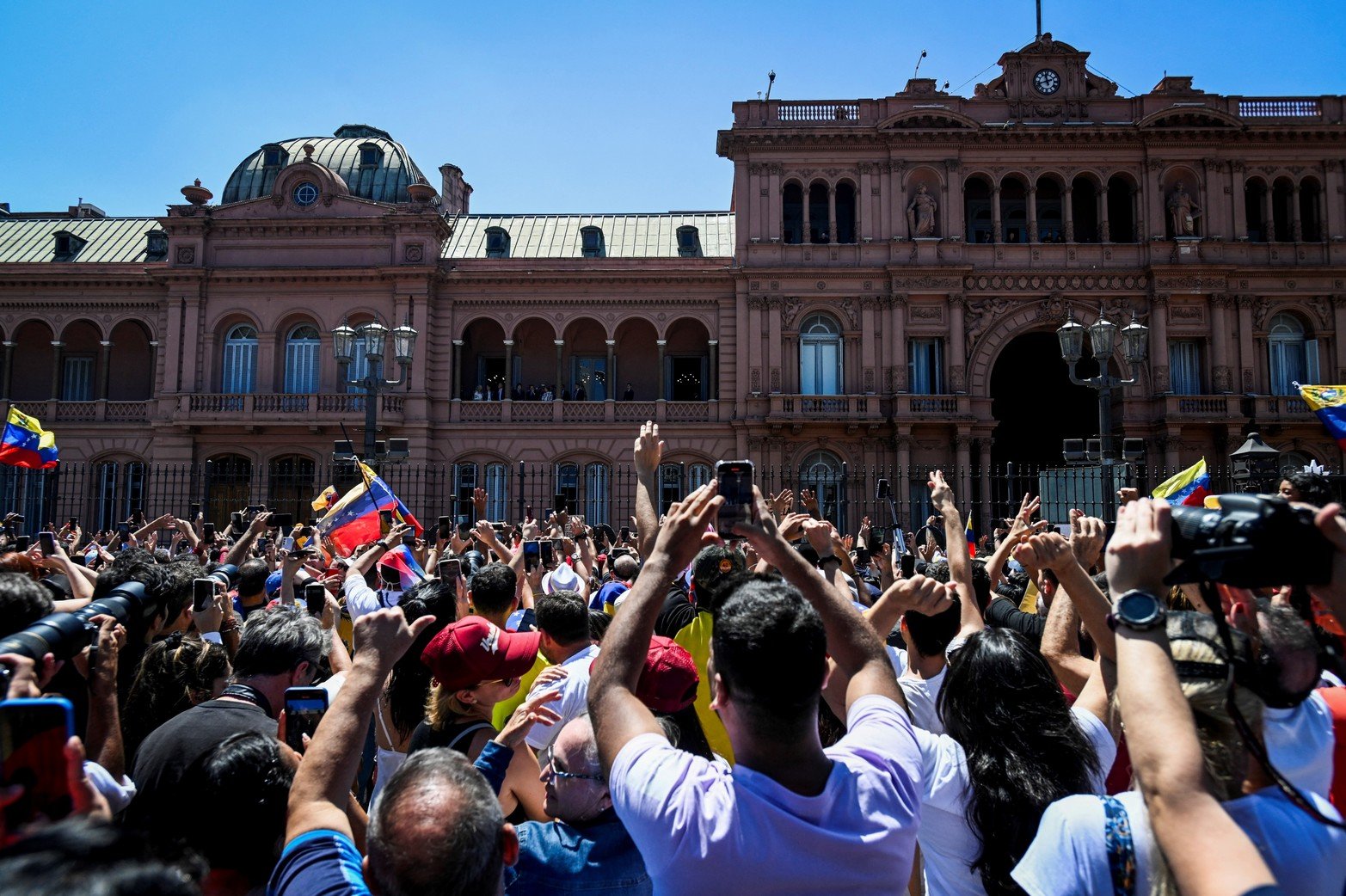 Agradecimientos para González Urrutia y su visita a la Argentina. 