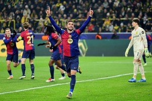 Soccer Football - Champions League - Borussia Dortmund v FC Barcelona - Signal Iduna Park, Dortmund, Germany - December 11, 2024
FC Barcelona's Ferran Torres celebrates scoring their second goal REUTERS/Wolfgang Rattay     TPX IMAGES OF THE DAY