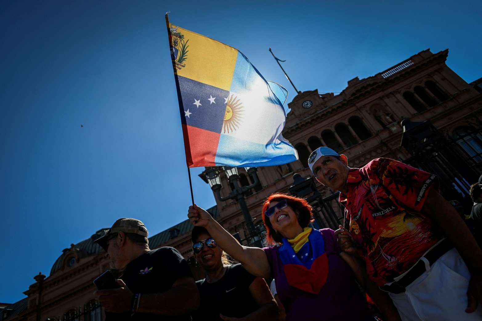 Una de las banderas que flameó en la movilización. 