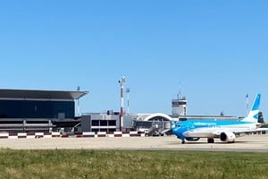 A las 15.27 partió el primer viaje de  Aerolíneas Argentinas, operado por un B737 MAX, con un 87 % de ocupación.