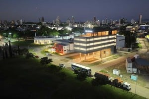 El nuevo edificio de El Litoral ubicado en el puerto. Foto: Fernando Nicola