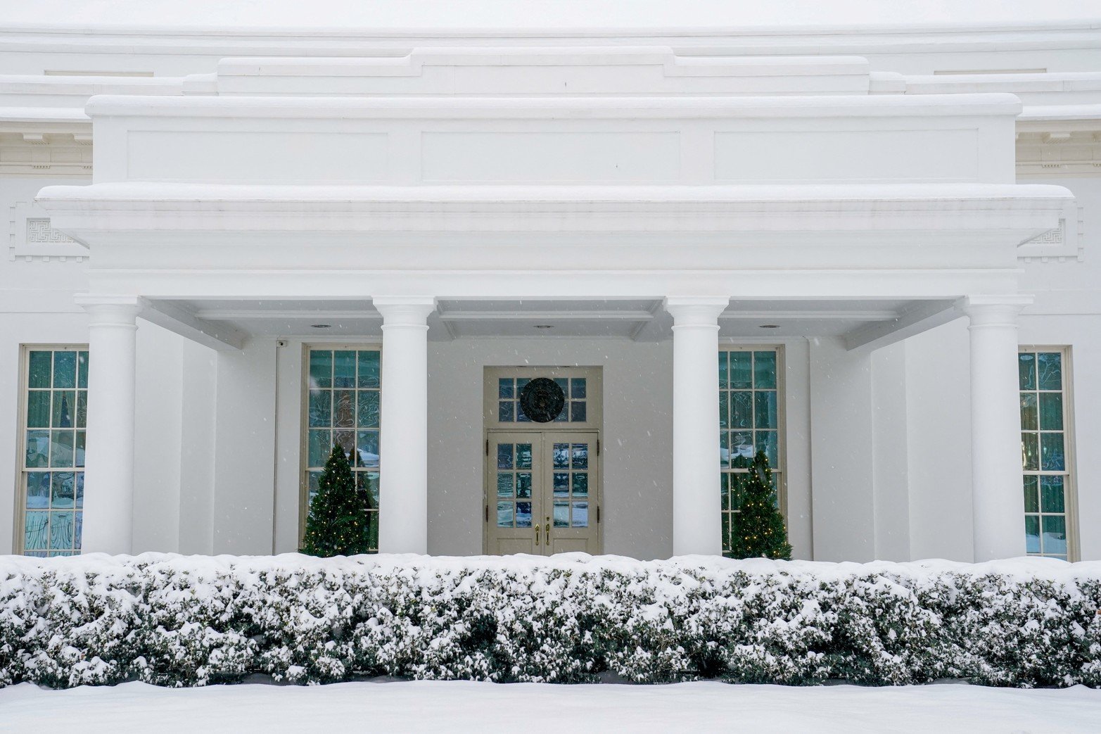 La Casa Blanca, rodeada de nieve este lunes 6 de enero.