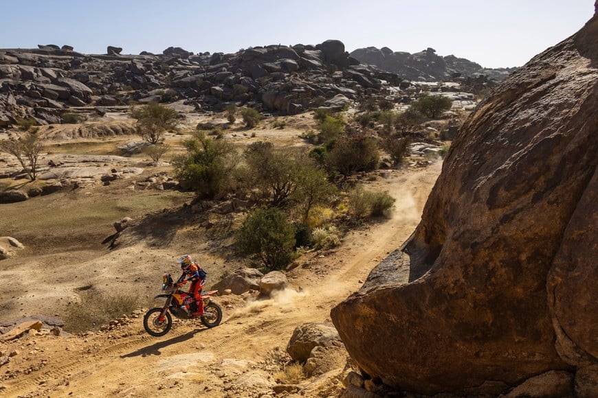 Rallying - Dakar Rally - Stage 1 - Bisha to Bisha - Saudi Arabia - January 4, 2025
Red Bull KTM Factory Racing's Kevin Benavides in action during stage 1 REUTERS/Maxim Shemetov