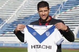 Vélez oficializó este lunes la llegada de Sebastián Domínguez como nuevo director técnico del plantel profesional.