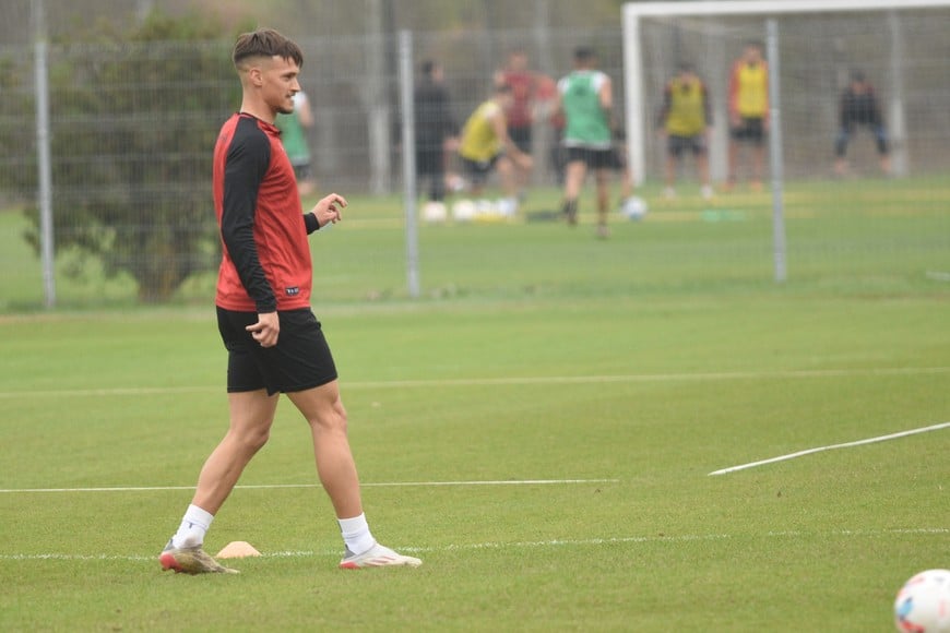 Un papelón y dos campanas. Brian Farioli, que ejecutó cláusula y se fue de Colón para jugar la Copa Libertadores con Alianza Lima, no pasó la revisión médica en Perú. Ahora, amenaza con ir a la FIFA contra los incaicos. Crédito: Mauricio Garín