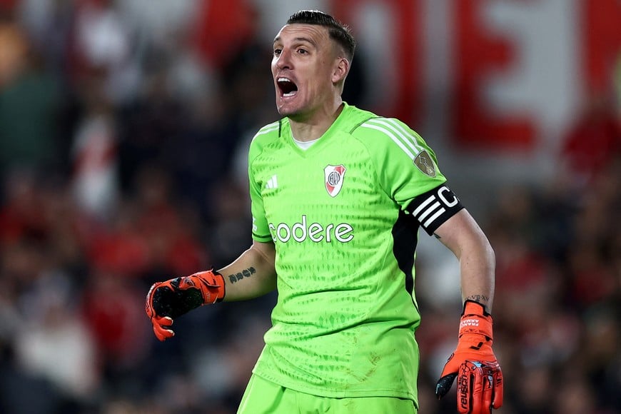 Soccer Football - Copa Libertadores - Group H - River Plate v Nacional - Estadio Mas Monumental, Buenos Aires, Argentina - April 11, 2024
River Plate's Franco Armani reacts REUTERS/Agustin Marcarian