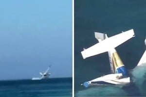 Una avioneta turística perdió el control y cayó al mar frente a las costas del oeste de Australia.