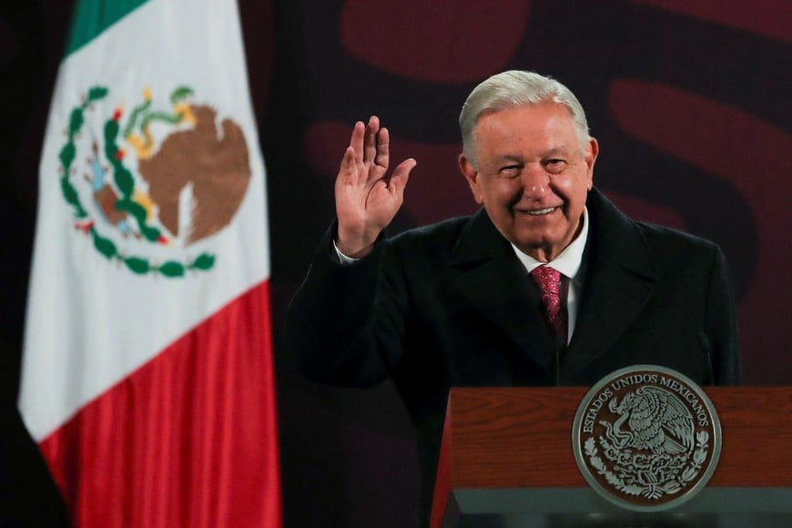 Mexico's President Andres Manuel Lopez Obrador waves as he attends his last press conference, at the National Palace, in Mexico City, Mexico September 30, 2024. REUTERS/Henry Romero