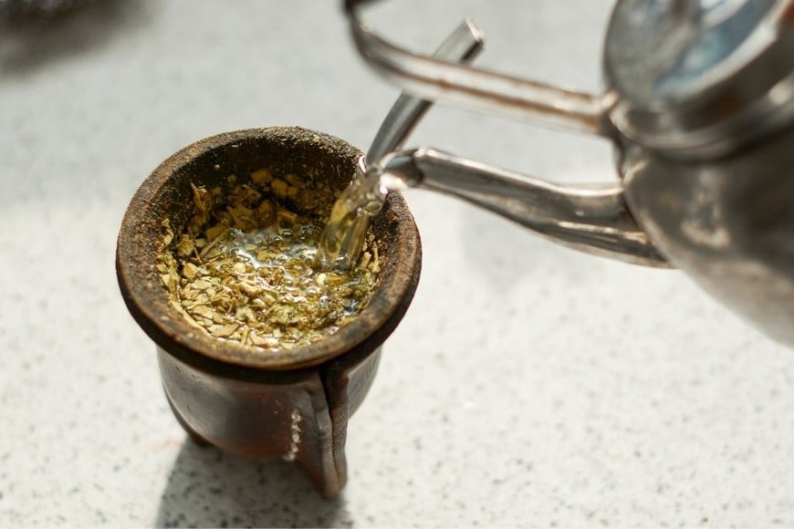 Un sorbo de calma: el mate con manzanilla, ideal para aliviar la ansiedad.