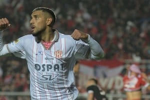 Pegue "Rocky" pegue. Adrián Balboa, con 300 partidos profesionales y 73 goles, sabe que lo de Racing es "el pase de su vida", pero también es realista: "Lo hablé con el entrenador y le dije que, si estaba la posibilidad, me gustaría salir y me entendió. Pero sé que no será fácil", dijo el "9" del "Kily".