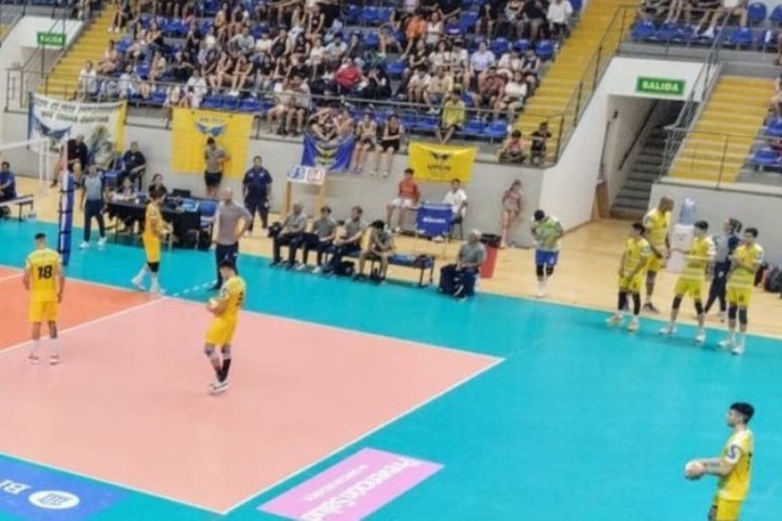 Estadio repleto para acompañar al equipo más ganador de la historia de la Liga Nacional de Voley.