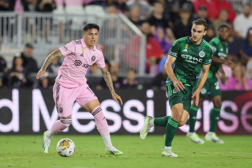 Sep 30, 2023; Fort Lauderdale, Florida, USA; Inter Miami CF midfielder Facundo Farias (11) controls the ball during the first half against New York City FC at DRV PNK Stadium. Mandatory Credit: Sam Navarro-USA TODAY Sports