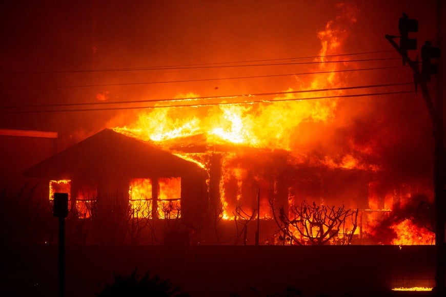 Incendios descontrolados en Los Ángeles