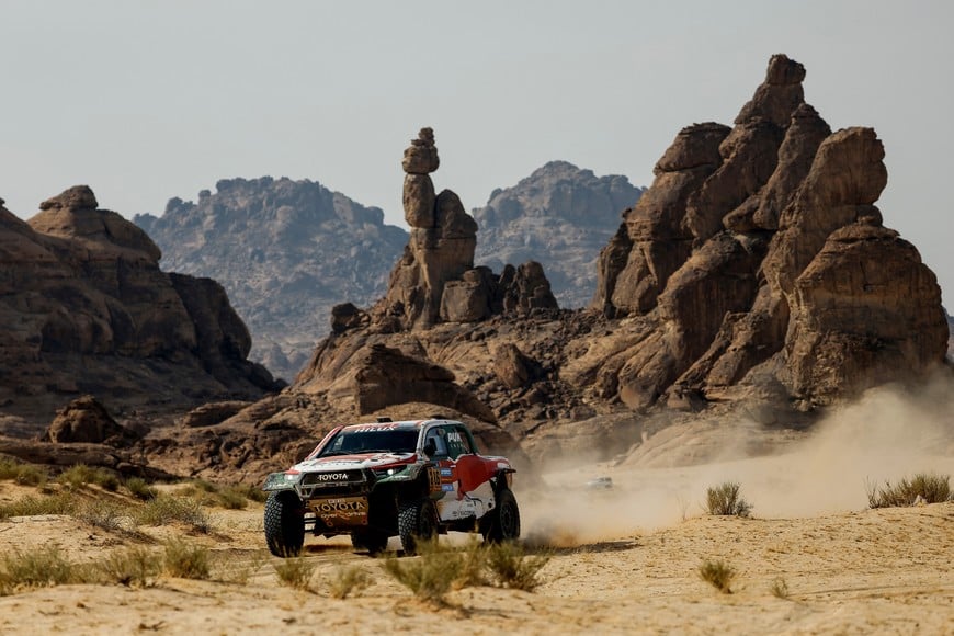 Rallying - Dakar Rally - Stage 5 - Alula to Hail - Saudi Arabia - January 9, 2025
Overdrive Racing's Juan Cruz Yacopini and Daniel Oliveras in action REUTERS/Maxim Shemetov