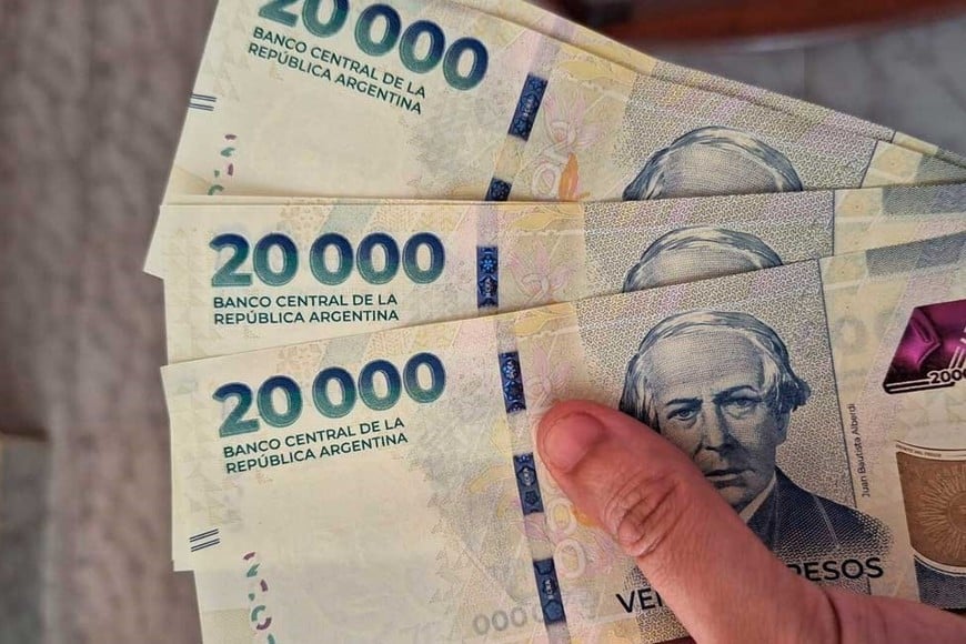 Los billetes de 20 mil ya circulan y facilitan las transacciones en efectivo.