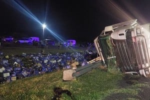 Gran cantidad de vecinos se acercaron hasta el lugar tras el incidente vial. El Litoral