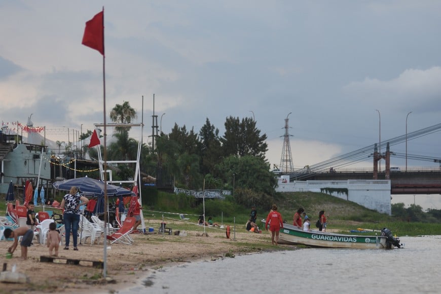 Por mordeduras de palometas, evalúan implementar la “bandera roja” en Playa Este