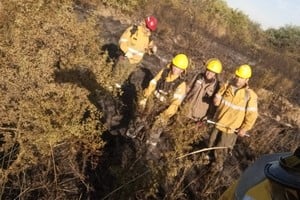 Como recuerdo: es la gran satisfacción de los bomberos cuando apagan un incendio.
Foto: Gentileza