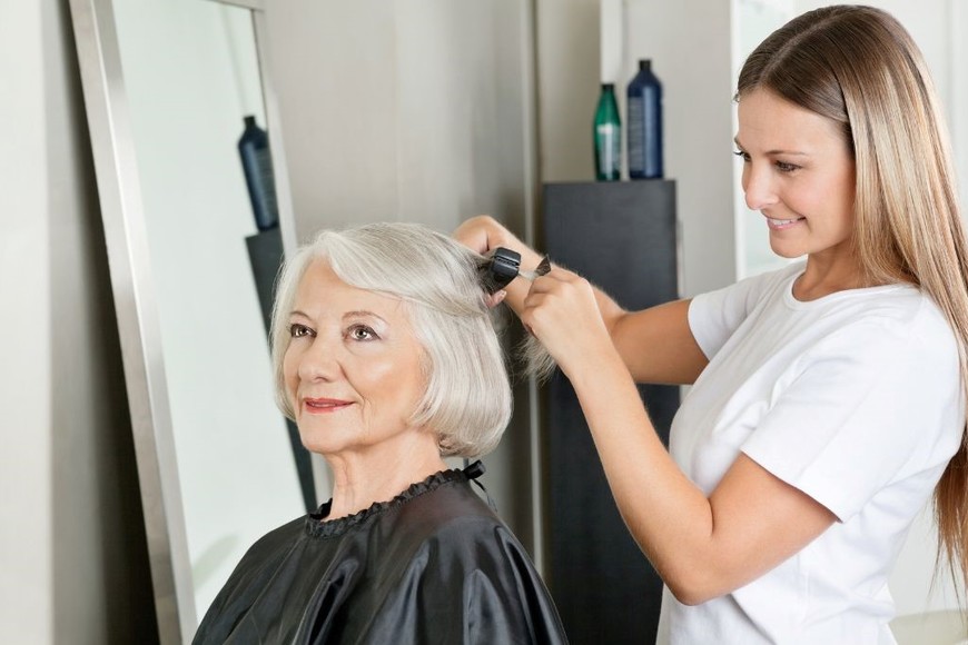 Mantenimiento adecuado para un cabello corto saludable.