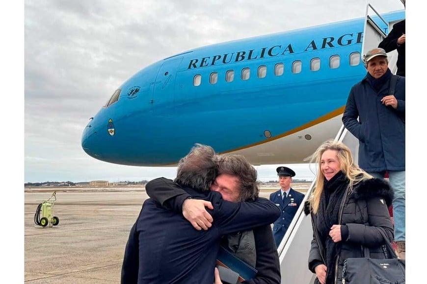 La delegación argentina arribando a suelo norteamericano este sábado 18 de enero.