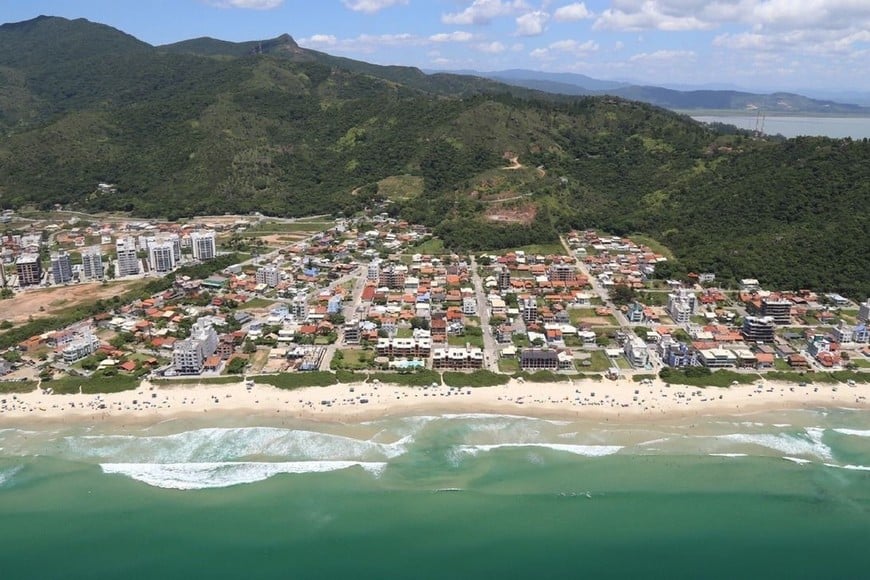 Odisea de una familia de santafesinos en Brasil: les robaron el auto antes del temporal y están sin documentos