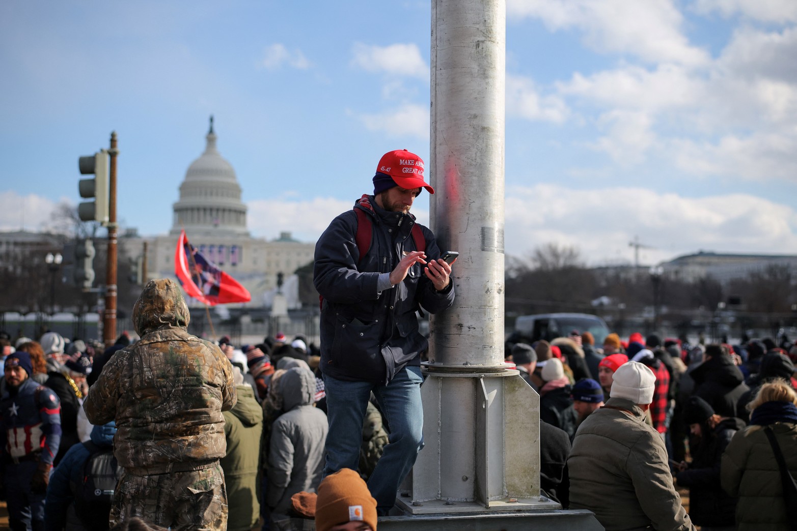 Manifestantes en las afueras del Capitolio. 