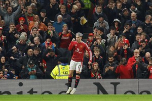 Soccer Football - Carabao Cup - Round of 16 - Manchester United v Leicester City - Old Trafford, Manchester, Britain - October 30, 2024
Manchester United's Alejandro Garnacho celebrates scoring their second goal Action Images via Reuters/Jason Cairnduff EDITORIAL USE ONLY. NO USE WITH UNAUTHORIZED AUDIO, VIDEO, DATA, FIXTURE LISTS, CLUB/LEAGUE LOGOS OR 'LIVE' SERVICES. ONLINE IN-MATCH USE LIMITED TO 120 IMAGES, NO VIDEO EMULATION. NO USE IN BETTING, GAMES OR SINGLE CLUB/LEAGUE/PLAYER PUBLICATIONS. PLEASE CONTACT YOUR ACCOUNT REPRESENTATIVE FOR FURTHER DETAILS..