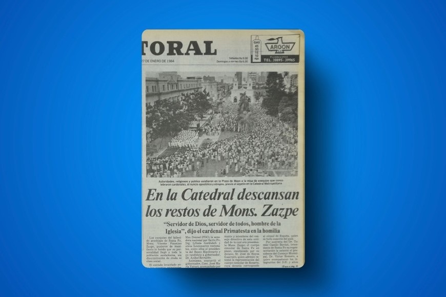 Viernes 27 de enero de 1984. La portada de El Litoral da cuenta de la multitud congregada el día anterior durante la sepultura de los restos del arzobispo Vicente Zazpe. Mariano Rinaldi/Archivo El Litoral