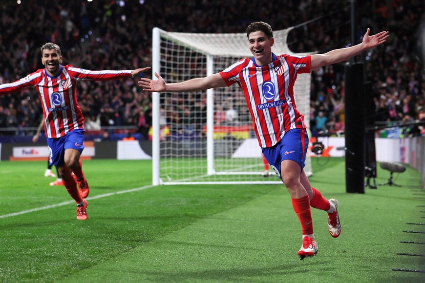 Soccer Football - Champions League - Atletico Madrid v Bayer Leverkusen - Metropolitano, Madrid, Spain - January 21, 2025
Atletico Madrid's Julian Alvarez celebrates scoring their second goal REUTERS/Isabel Infantes