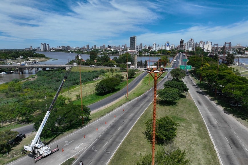 Del Puente Oroño a El Pozo, reemplazaron 212 artefactos de sodio a LED.