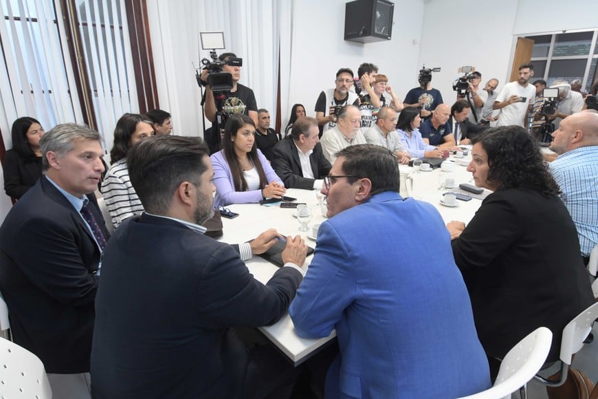 Resta confirmar la fecha para el encuentro entre funcionarios y gremialistas. Foto: Luis Cetraro