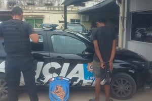 La policía volvió a detener a un adolescente de 17 años, que semana tras semana es detenido por diversos hechos delictivos. Unidad Regional XV.