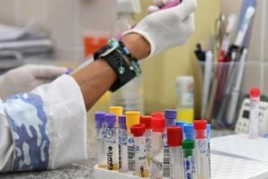 La provincia destaca el trabajo de sus laboratorios para detección del dengue. Foto: Prensa de Gobierno de Santa Fe