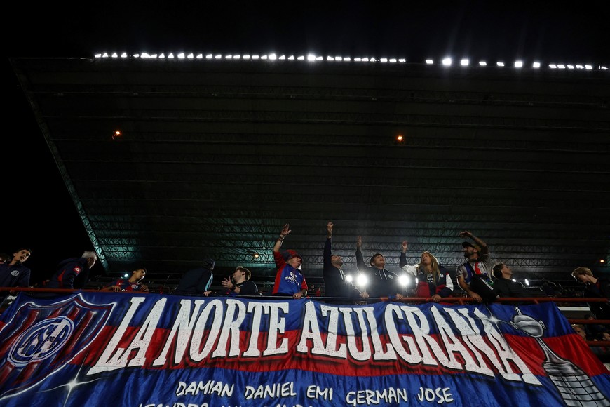 Soccer Football - Copa Libertadores -  Group F - San Lorenzo v Palmeiras - Estadio Nuevo Gasometro, Buenos Aires, Argentina - April 3, 2024
San Lorenzo fans in the stands during the match REUTERS/Agustin Marcarian