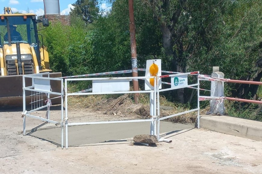 La zona seguirá vallada hasta el fraguado del material.