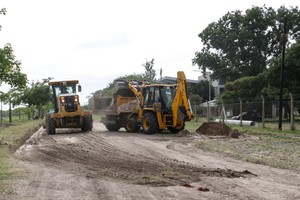 En obras. Por el momento el paso de vehículos y peatones está vedado en la zona, al fondo de la Costanera Este.

Archivo.