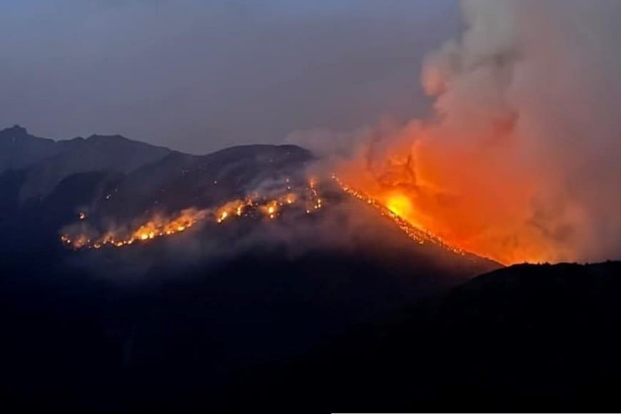 Las autoridades ordenaron la evacuación inmediata de cientos de vecinos