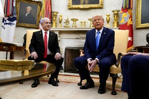 U.S. President Donald Trump meets with Israeli Prime Minister Benjamin Netanyahu in the Oval Office at the White House in Washington, U.S., February 4, 2025. REUTERS/Elizabeth Frantz