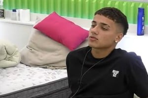 Gran Hermano le recordó a Luca que está prohibido hablar sobre lo que sucede fuera de la casa.