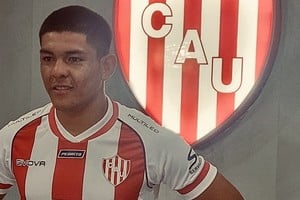 Diego Armando "Dad" Díaz, el nuevo delantero de Unión, que viene de marcar 47 goles jugando para el Club Susanense.